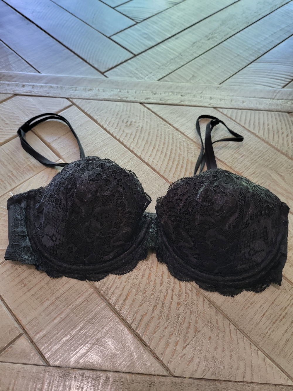 PINK Victoria's Secret Black Lace Push-Up Bra with Scalloped Trim